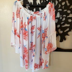 Women’s plus size flowy summer top